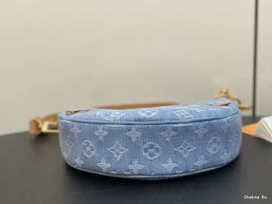 LOOP-23*13*6CM LOUIS VUITTON 0617